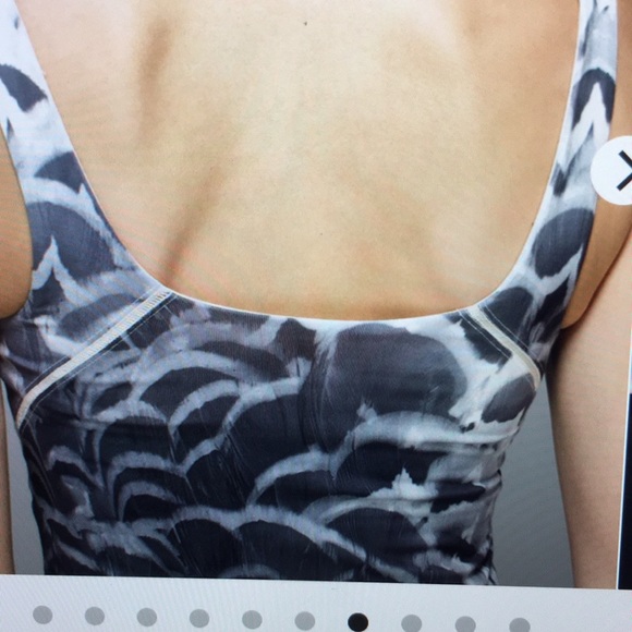 Lululemon tank black AMALA TANK - Picture 3 of 8